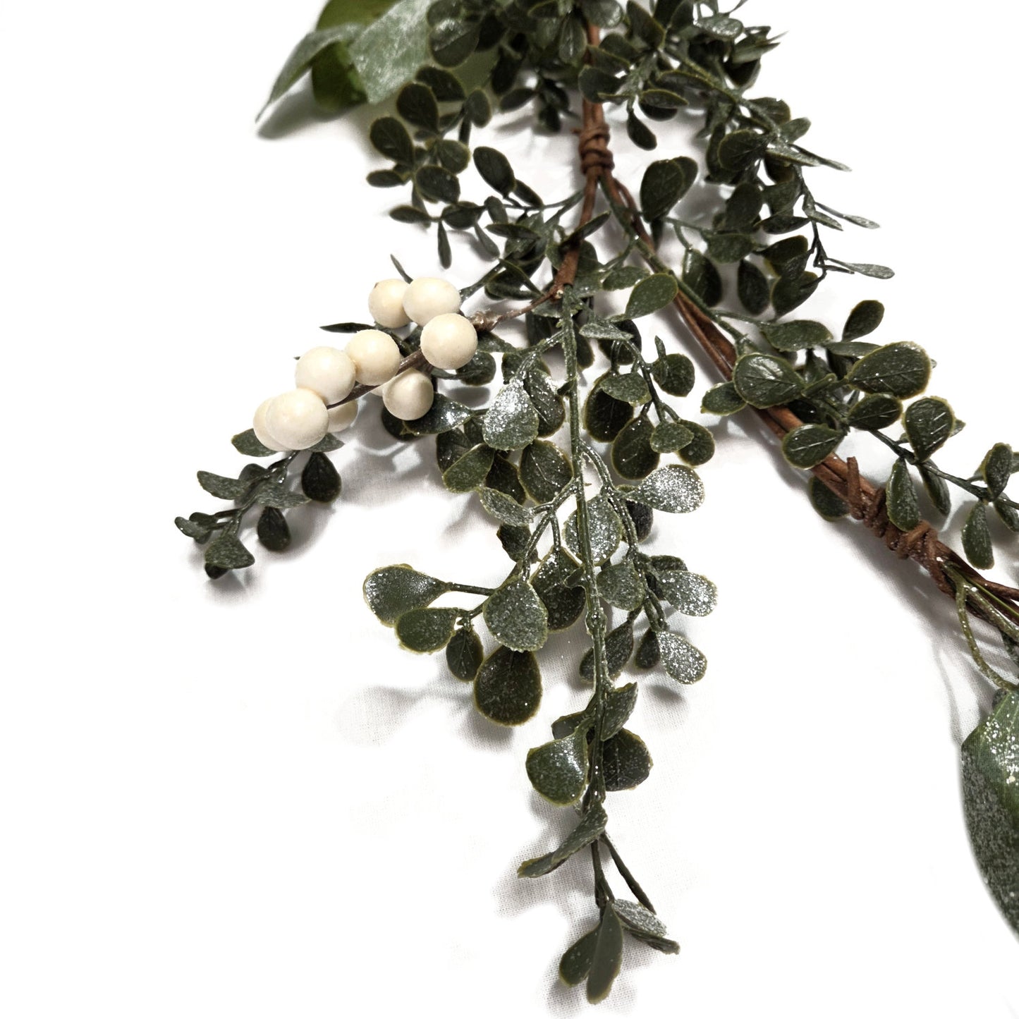 Frosted Boxwood & White Berries 150cm Garland