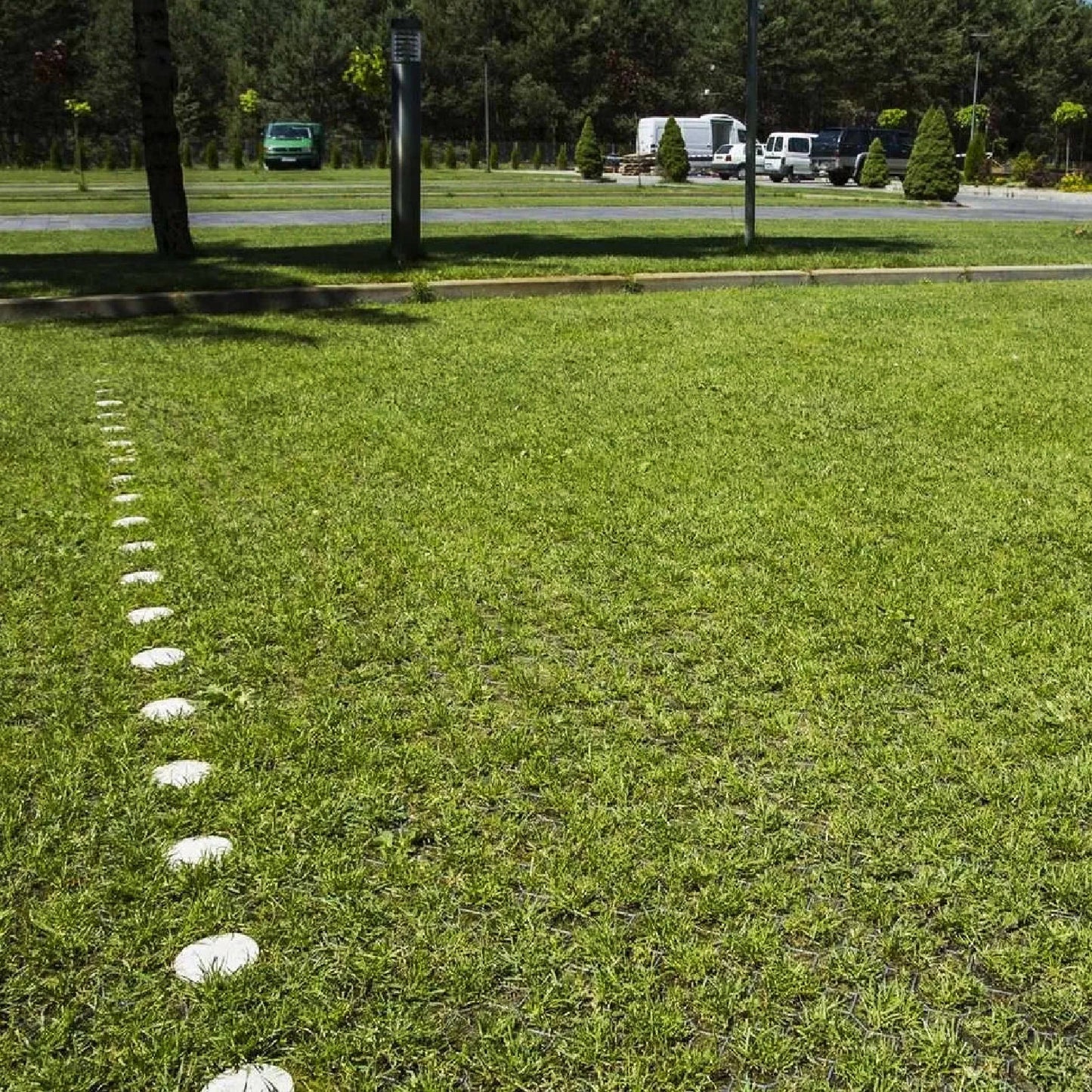 White TrueGrid Marking Delineators