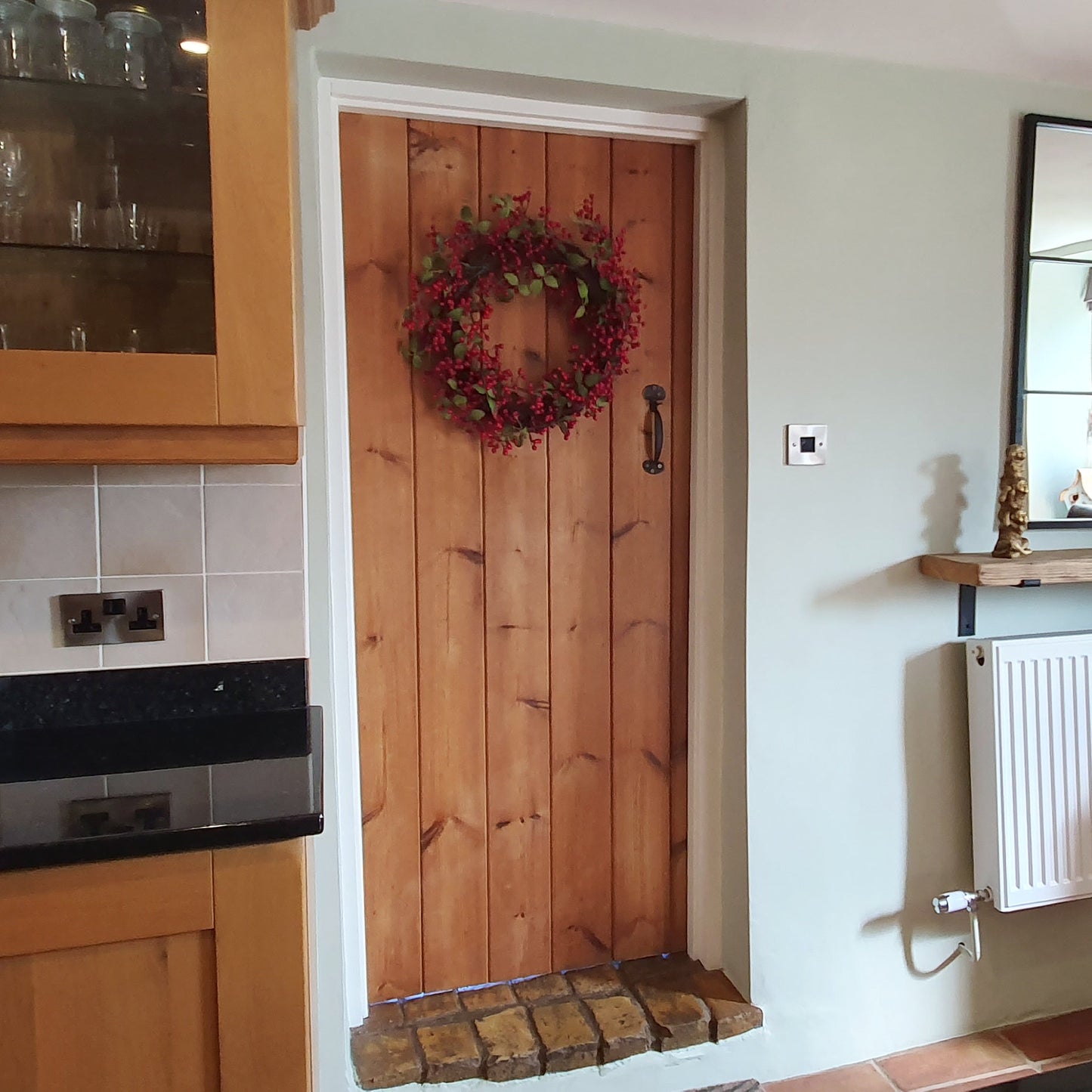 60cm Christmas Winter Wreath - Red Berry Floristry Wreath