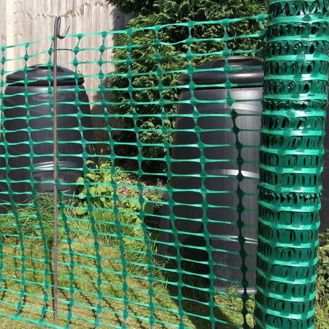 Green Plastic Barrier Mesh Fence  & Metal Fencing Pins